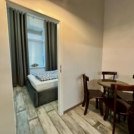 Apartman Royal City Centre Apartment - 2 Bedrooms 72 M2 - Ac - Balcony - Coffee Machine - Washer - Dryer -Parking Available Free Public Or Paid Private For 20 Euro Per Stay Please Read Our Emails
