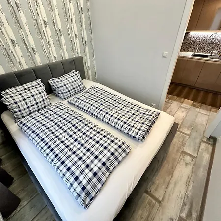 Royal Centre - 2 Bedrooms بوبراد