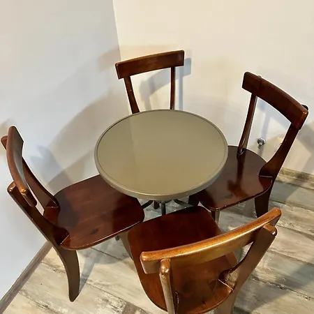 Royal Centre - 2 Bedrooms 72 M2 - Ac - Balcony - Coffee Machine - Washer - Dryer -parking Available Free Public Or Paid Private For 20 Euro Per Please Read Our Emails Apartmán Poprad