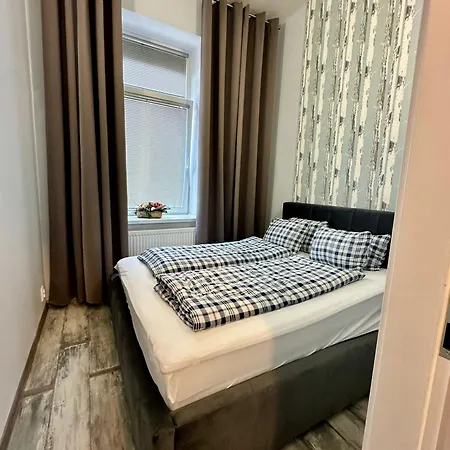 Royal City Centre Apartment - 2 Bedrooms 72 M2 - Ac - Balcony - Coffee Machine - Washer - Dryer * 波普拉德