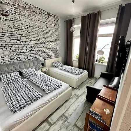 Apartman Royal City Centre Apartment - 2 Bedrooms 72 M2 - Ac - Balcony - Coffee Machine - Washer - Dryer -Parking Available Free Public Or Paid Private For 20 Euro Per Stay Please Read Our Emails
